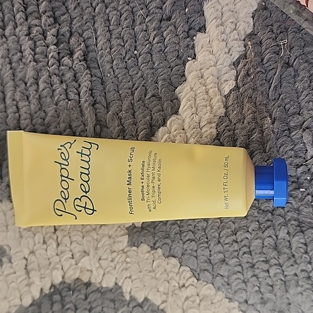 PEOPLE'S BEAUTY Frontliner Mask + Scrub
